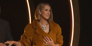 Από την πασαρέλα στη σκηνή των Grammy's: Γιατί η Celine Dion εμφανίστηκε με παλτό 