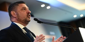 O Νίκος Χαρδαλιάς σε ομιλία