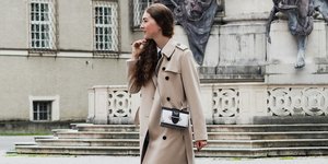 Παλτό με λουράκια στους ώμους