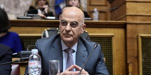 Ο Νίκος Δένδιας στη Βουλή