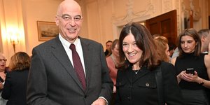 Νίκος Δένδιας με Βικτόρια Χίσλοπ στο Λονδίνο 