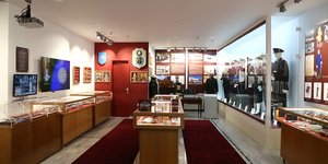 Από την Χωροφυλακή στην ΕΛ.ΑΣ: Η ιστορία της Αστυνομίας ζωντανεύει σε μια σπάνια έκθεση κειμηλίων [εικόνες]