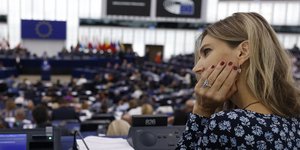 Η Εύα Καϊλή σε έδρανο του Ευρωκοινοβουλίου