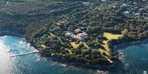 Τα παιδιά του Μπερλουσκόνι πουλάνε μισό δισ. τη βίλα του στη Σαρδηνία