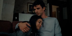 Η «Γη της Ελιάς» επιστρέφει απόψε στους τηλεοπτικούς μας δέκτες με ένα νέο επεισόδιο