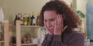Η «Γη της Ελιάς» επιστρέφει απόψε στους τηλεοπτικούς μας δέκτες με ένα νέο επεισόδιο