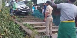 Google Maps: Αναζήτησε την ταχύτερη διαδρομή και τον έστειλε στα σκαλοπάτια της πόλης