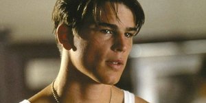 Ο  Τζος Χάρτνετ στο «Περλ Χάρμπορ» 