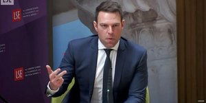 Ο Στέφανος Κασσελάκης σε εκδήλωση του LSE 