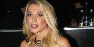 Η Κωνσταντίνα Σπυροπούλου με μίνι