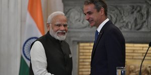 Ο Έλληνας πρωθυπουργός Κυριάκος Μητσοτάκης και ο Ινδός ομόλογός του Ναρέντρα Μόντι