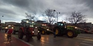 Διαμαρτυρία αγροτών με τρακτέρ στα Τρίκαλα