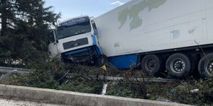 Εκτροπή νταλίκας στη Λάρισα 