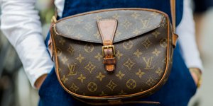 Louis Vuitton: Πώς ο άντρας που έφτασε με τα πόδια στο Παρίσι έχτισε ένα brand εκατομμυρίων