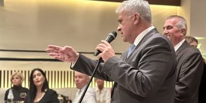 Ο Μάκης Βορίδης στην εκδήλωση κοπής της πρωτοχρονιάτικης πίτας της Δημοτικής Τοπικής Οργάνωσης Βάρης-Βούλας-Βουλιαγμένης