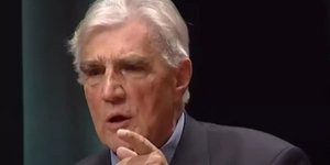 Ο διεθνολόγος Ζαν Μαλορί 