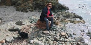 Η Μαρία Καρνέση στη παραλία