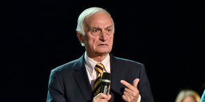 Η σύζυγος του Μανώλη Μαυρομμάτη νοσηλεύεται πλέον σε Μονάδα Εγκαυμάτων