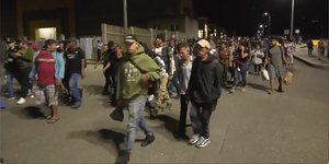 ΗΠΑ: Συνωστίζονται στα νότια σύνορα αιτούντες άσυλο από όλο τον κόσμο