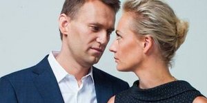 Ο Αλεξέι Ναβάλνι με την σύζυγό του