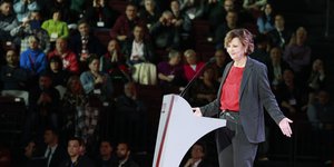 Η Όλγα Γεροβασίλη στο συνέδριο του ΣΥΡΙΖΑ