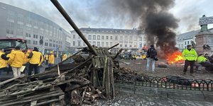 Οργή αγροτών στις Βρυξέλλες