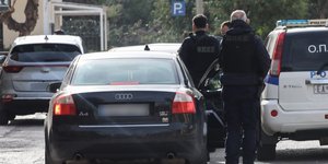 Απολογία στον εισαγγελέα για κατοχή όπλων και εκρηκτικών 