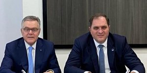 Μνημόνιο Συνεργασίας υπεγράφη χθες Παρασκευή μεταξύ του Διοικητή της Ανεξάρτητης Αρχής Δημοσίων Εσόδων (ΑΑΔΕ), Γιώργου Πιτσιλή και του Διοικητή της Αρχής Πολιτικής Αεροπορίας (ΑΠΑ), Δρ. Χρήστου Τσίτουρα