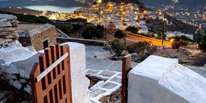 πορτα ξυλινη θεα νησι 