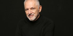 Νίκος Πορτοκάλογλου με μαυρα 