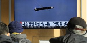 Η Πιονγκγιάνγκ προχώρησε σε νέες εκτοξεύσεις πυραύλων κρουζ