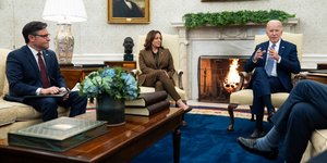 ΗΠΑ: Εντατικές συνομιλίες για την Ουκρανία στον Λευκό Οίκο μεταξύ του Τζο Μπάιντεν και του πρόεδρου της Βουλής