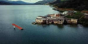 Σφεντύλι Σε μεγάλες περιόδους ξηρασίας, τα κτίρια αναδύονται ξανά από το νερό