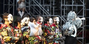 Παλιάτσοι μασκες σκαλωσιές 