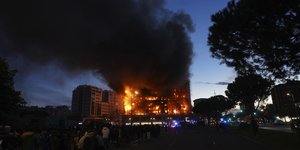 Φωτιά σε πολυκατοικία στη Βαλένθια