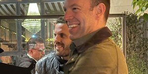 Στέφανος Κασσελάκης και Νίκος Παππάς για ποτό στου Ψυρρή 