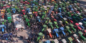 Οι αγρότες επιστρέφουν στα μπλόκα: Δεν τους ικανοποιούν τα μέτρα