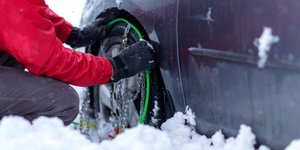 Τοποθέτηση αλυσίδων σε αυτοκίνητο 