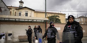 τουρκοι αστυνομικοι σταση