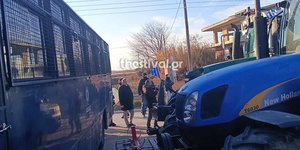 Μπλόκο της ΕΛΑΣ στους αγρότες στα Μάλγαρα