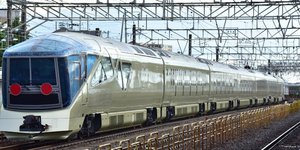 Tο τρένο της σειράς E001 Train Suite Shikishima