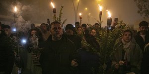 Ο θυμός εναντίον της κυβέρνησης εκδηλώνεται σε αγρυπνία για την επέτειο του μεγάλου σεισμού