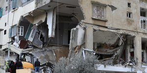 βομβαρδισμενη πολυκατοικια