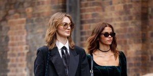 γυναίκες με παντελόνια 