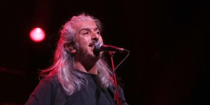 Ο Γιάννης Χαρούλης σε συναυλία