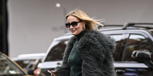 Πώς θα φορέσετε σωστά τη ζώνη για να μην φουσκώνει η κοιλιά σας -Η style expert εξηγεί