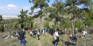Δενδροφύτευση από μαθητές του αρμενικού σχολείου στο Σέιχ Σου/ Πηγή:  «Οικολογία-Αλληλεγγύη»