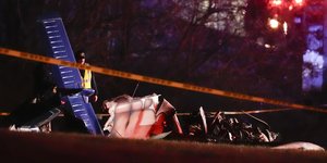 Τα συντρίμμια του αεροπλάνου δίπλα σε αυτοκινητόδρομο στο Νάσβιλ του Τενεσί