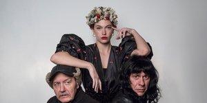 ανδριολατου λουλουδια στο κεφαλι