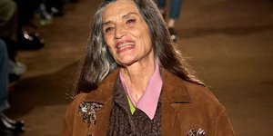 Επιτέλους, πασαρέλα με μοντέλα μεγαλύτερης ηλικίας, αλλά πόσο θα κρατήσει;